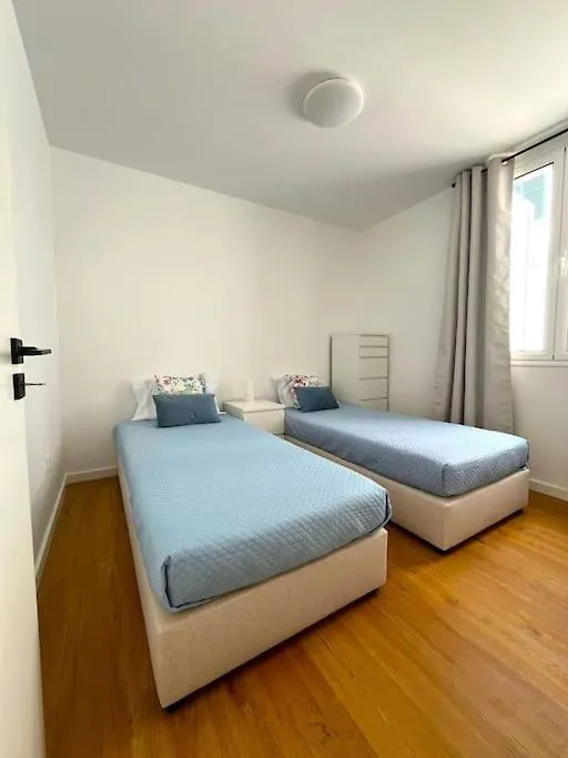 펜션 푼샬 Casa Da Porta Azul 빌라 포르투갈